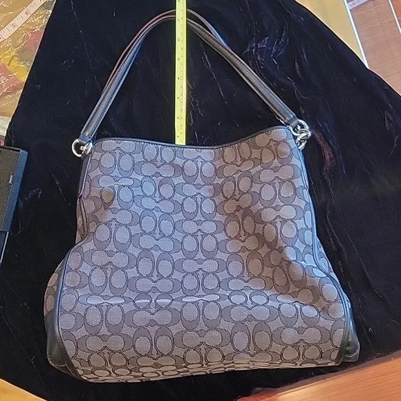 Coach large handbag silver hardware - Picture 6 of 14